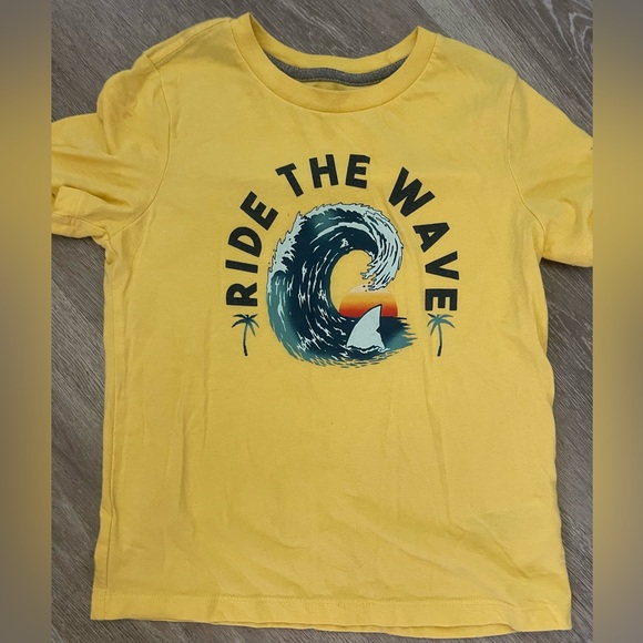 Bundle of 3 boys t shirts. - Picture 6 of 7